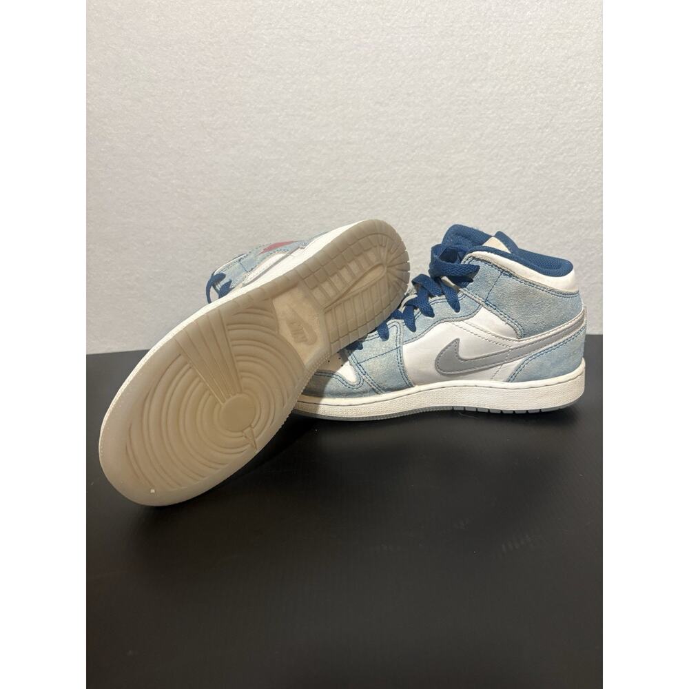 Jordan 1 Wht & Denim Size 4.5Y
